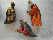 LOT DE TROIS ROIS MAGES EN RESINE SANTONS  POUR CRECHE DE NOEL H 12 CM