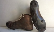 Ancienne chaussures de football 1930 marque The Cert Model original