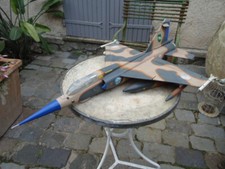 GRANDE MAQUETTE D'AVION EN