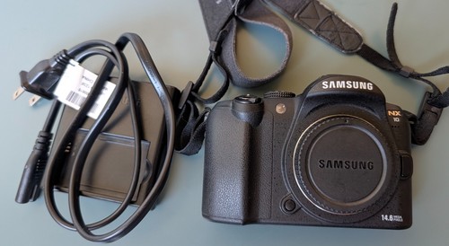 Samsung nx10 digital camera - samsung,
