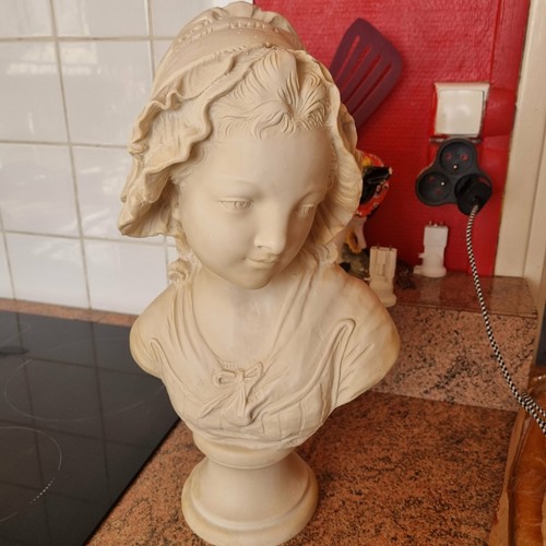 Buste une jeune fille - fille, signé