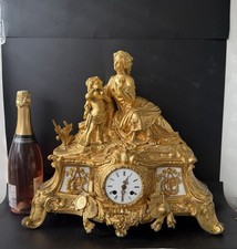 Grande pendule époque Napoleon III.Dorure. Bronze France