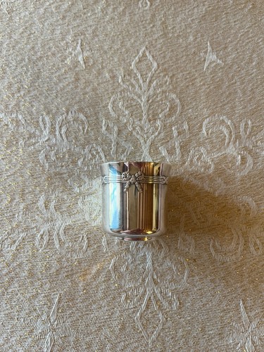 Petit gobelet enfant ou - gobelet, d'enfant