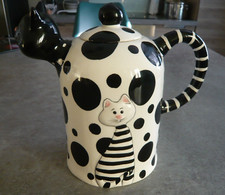 CAFETIERE THEIERE CHAT EN CERAMIQUE BARBOTINE - Haut: 20 cm - Diam: 13 cm