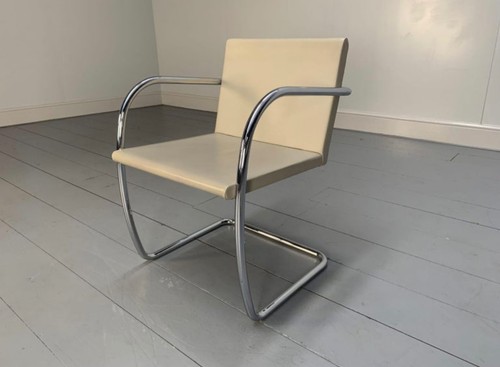 Chaises knoll studio brno 2 - studio,