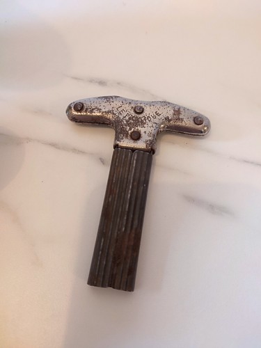 Ancien tire bouchon lames - à,