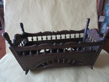 LIT A BASCULE MAISON POUPEE BOIS SCULPTE ROSACES  BRETON ARTISANAT