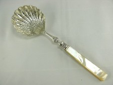 Très belle cuillère à