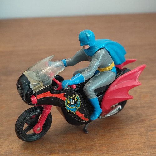 Moto batman corgi - corgi,corgi, toys