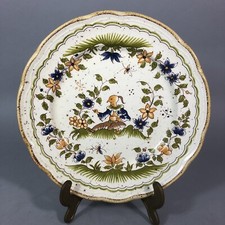 Assiette en faïence