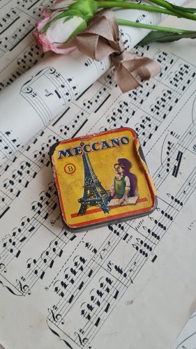 Ancienne petite boite fer - ancienne,