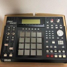 Akai MPC 2500 Music Production Center Sampler Drum Machine fonctionne testé