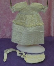 ANCIENNE ROBE DE POUPEE