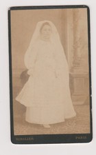 Photo ancienne 🎞️ jeune communiante Paris studio Ribalier robe voile 1890