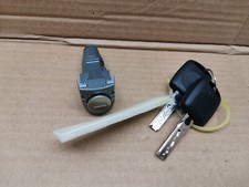 CYLINDRE BARILLET  FERMETURE DE PORTE AVEC CLEF  SKODA OCTAVIA REF 6Y0898168D