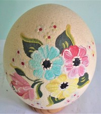 Oeuf d'autruche peint main décor de fleurs