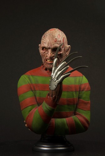 Buste résine freddy - buste, résine.