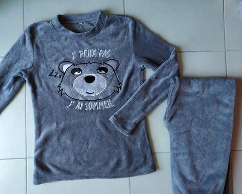 Pyjama tenue intérieur - pyjama,