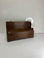 Ancien petit banc en bois dans sa patine trace de vécu mais bonne etat