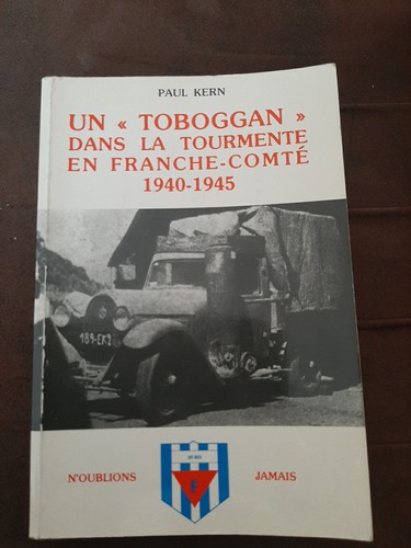 Toboggan dans tourmente - un,