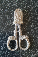 ancienne paire de ciseaux coupe muselet a champagne en métal argentée 19ème