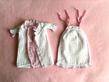 TENUE "ROSE ET BLANC" POUR