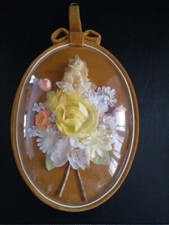 Ancien cadre ovale verre bombé fleurs Artificielles vintage 24 x 17 cm