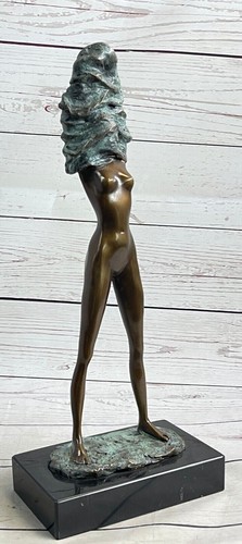 Statuettes fille nue en - statuettes,