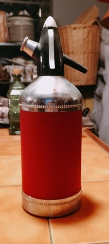 Ancien syphon rouge