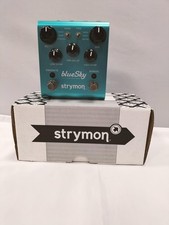 Pédale de réverbération Strymon Bluesky avec modulation scintillante...