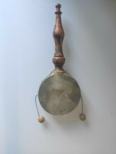 VINTAGE WOODEN MUSICAL INSTRUMENT. INSTRUMENT DE MUSIQUE VINTAGE EN BOIS 