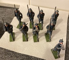 lot de 9 anciens soldats de plomb Français