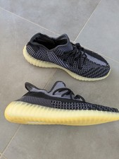 Adidas Yeezy 350 boost v2 taille 42 ou 43 noir