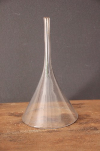 Entonnoir verre soufflé - en,