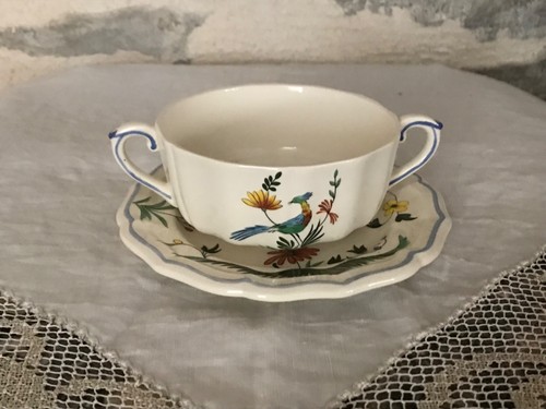Tasse sous - tasse, et