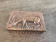 ancienne boite en cuivre et bois decor antilope
