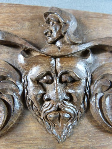 Bas relief chêne sculpté - en,