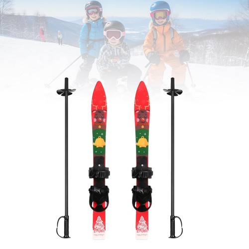 Ski court tient à des - ski, et