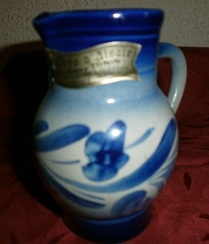 Pichet broc cruche pot lait - broc,