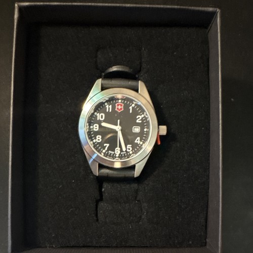 Victorinox swiss army quartz - swiss,
