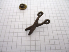 SCISSORS - SEWING - HAIRDRESSER - RARE VINTAGE PIN - PRIVATE COLLECTION - us1