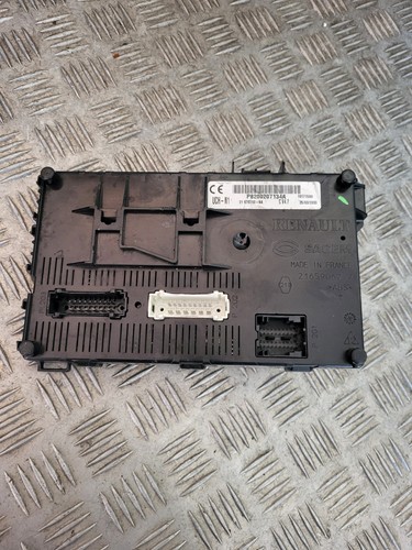 Boitier fusible renault clio - boitier,