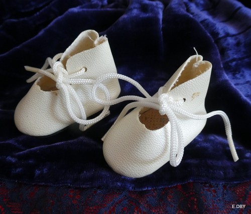 Paire chaussures pour - de,