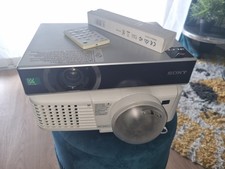 Duo de Vidéoprojecteurs High-Tech à Saisir