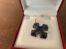 Croix occitane noire en cristal de Baccarat modèle1