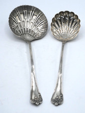 PELLE A FRAISES ET CUILLERE A