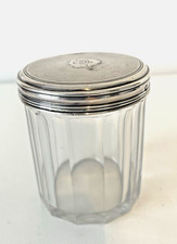 Pot nécessaire de toilette