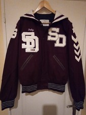 VINTAGE VARSITY DE CLUB