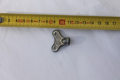 Ancienne clé toys - to.gi,