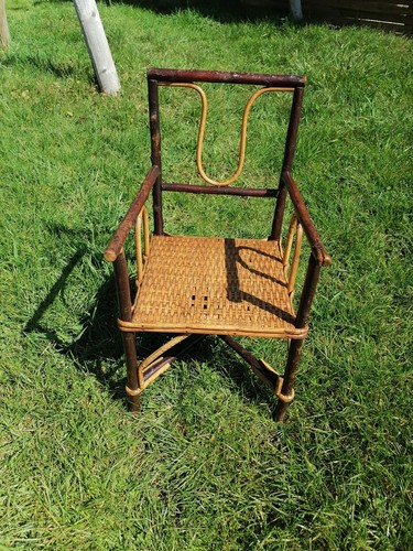 Chaise bois noisetier - ,